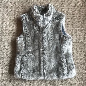 Banana Republic women’s fur vest